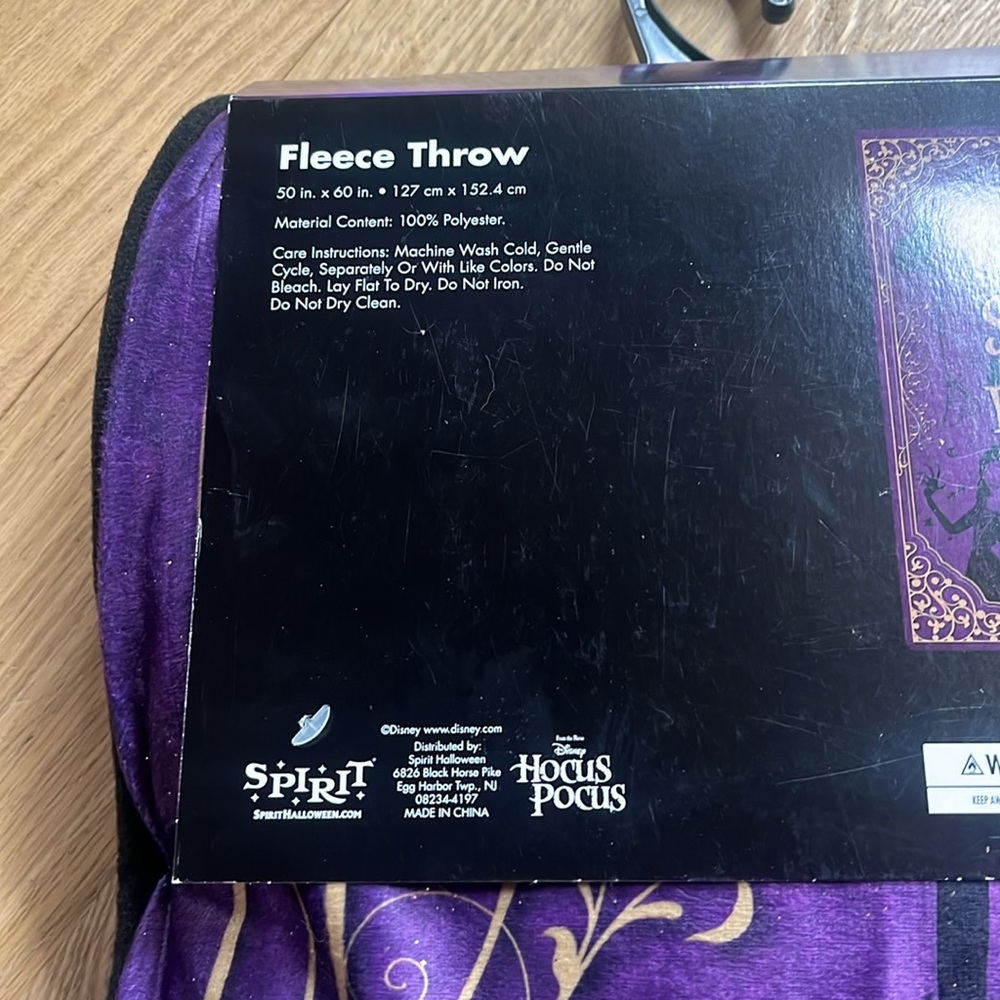 Disney Hocus Pocus Salem’s Witches Fleece Throw Blanket Spirit Halloween NEW - Picture 7 of 8